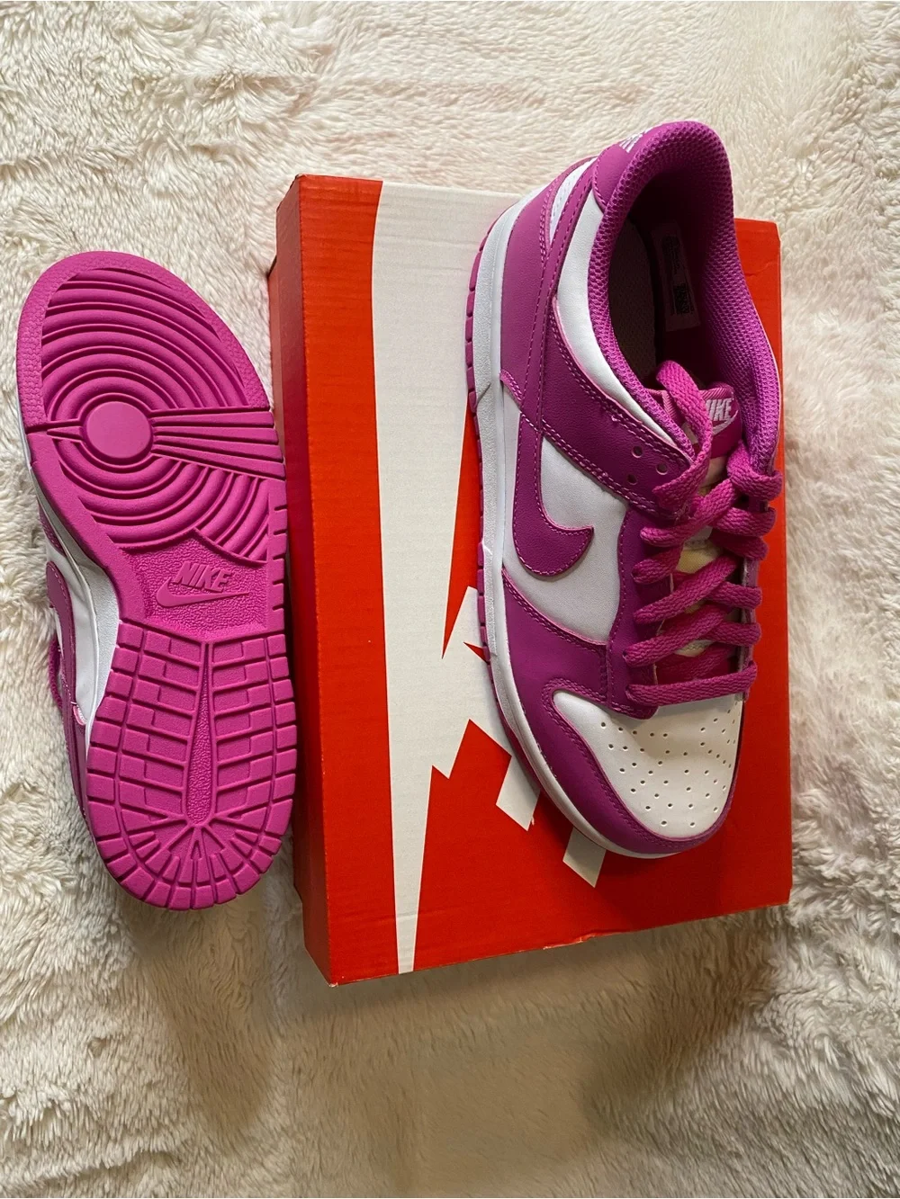 Nike Kids Pink and White Low-Top Sneakers with Swoosh or 8.5 women’s